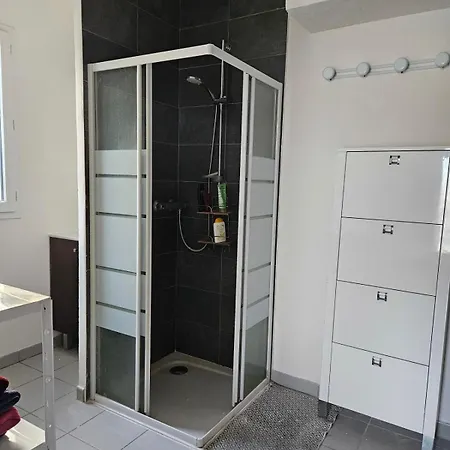 With Terrace And Garden In شقة